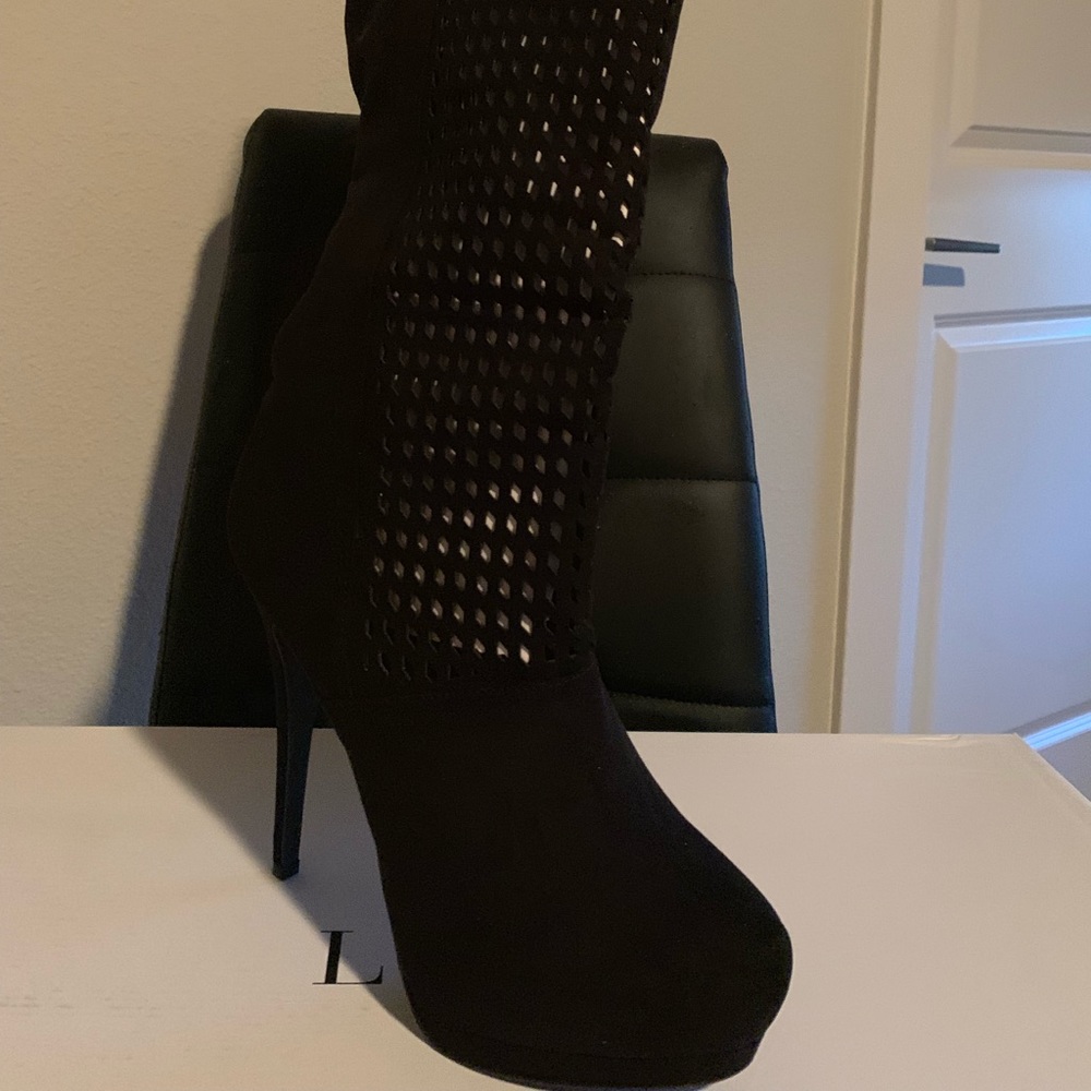 Pump Boots. Cute design, 5” heel